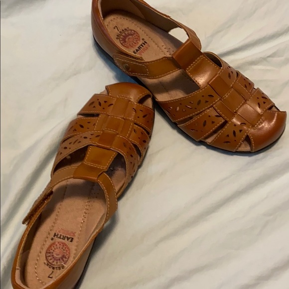 earth spirit sandals size 7
